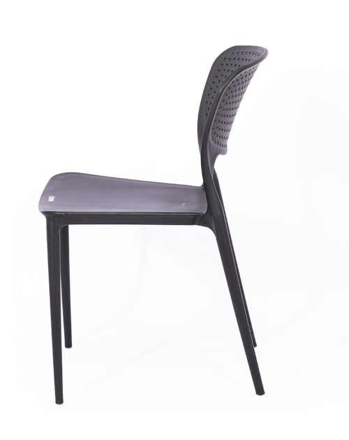 pohodlná židle v černé barvě