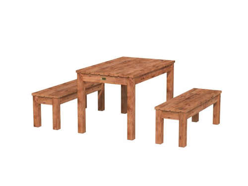 Dřevěný zahradní stůl s lavicemi